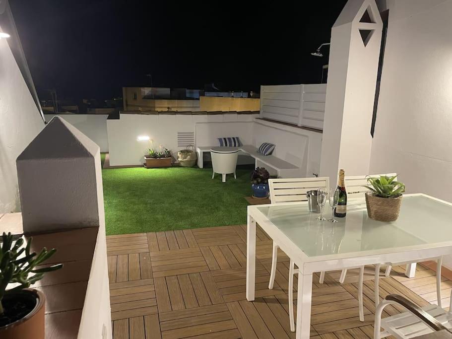 Casa Lola Conil, Azotea Al Mar Y Parking Solo Familias O Parejas Villa Conil de la Frontera Kültér fotó